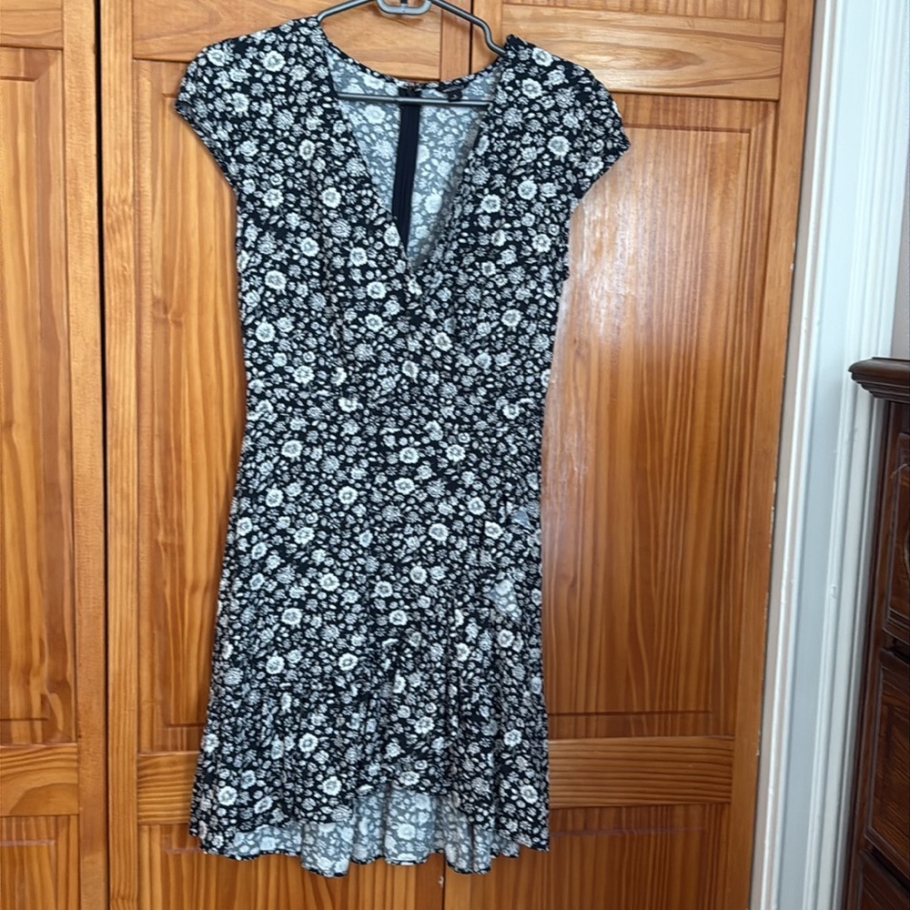 J. Crew Black and White Ruffled Mini Dress V-Neck